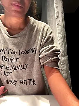 Gaby pinheirO online show from 10-12-25, 09:32