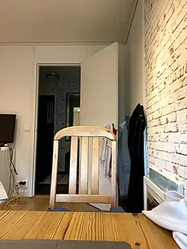 Gaby pinheirO online show from 10-20-25, 08:59