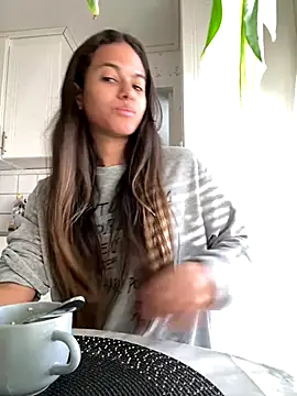 Gaby pinheirO online show from 10-14-25, 08:15