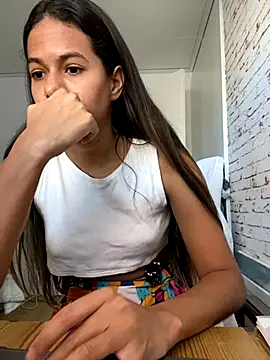 Gaby pinheirO online show from 10-16-25, 08:44