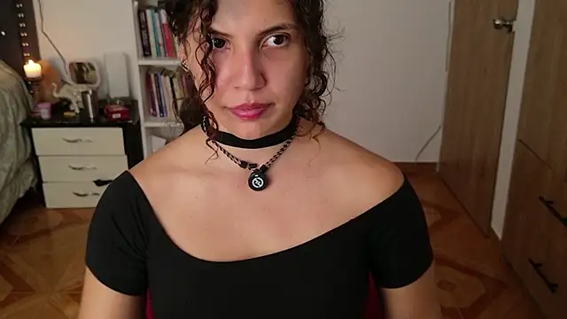 Snapshot of Sigrid- chatting on 05-18-26, 12:44 Sigrid- online show from 05-18-26, 12:44