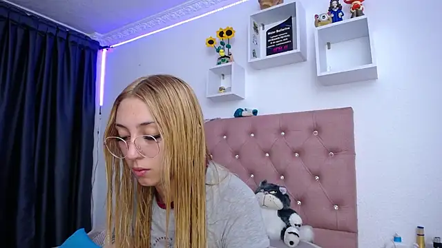 Soffy-brooks online show from 10-10-25, 01:39
