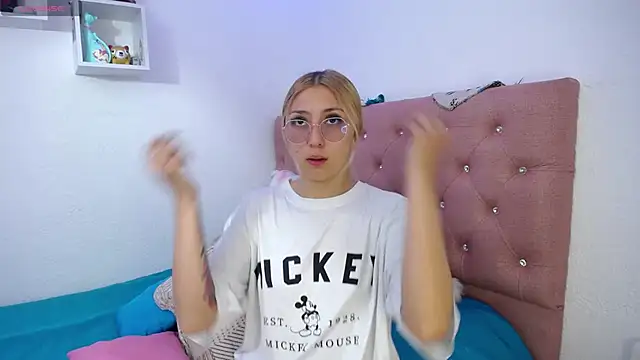 Soffy-brooks online show from 10-28-25, 05:08