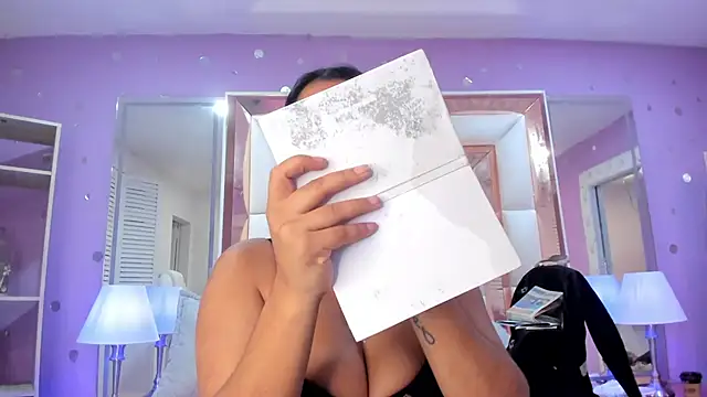 Snapshot of scarlette_15_ chatting on 04-17-26, 03:09 scarlette 15 online show from 04-17-26, 03:09