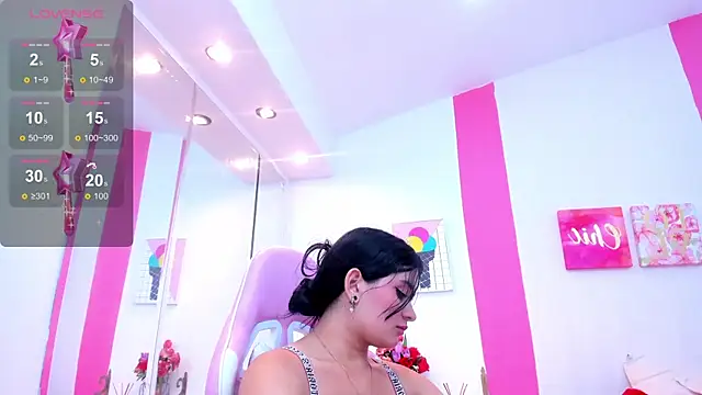 Snapshot of scarlette_15_ chatting on 02-18-25, 10:38 scarlette 15 online show from 02-18-25, 10:38