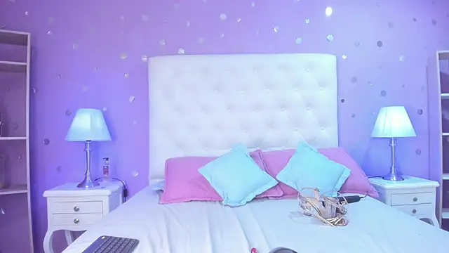 Snapshot of scarlette_15_ chatting on 02-11-26, 03:17 scarlette 15 online show from 02-11-26, 03:17