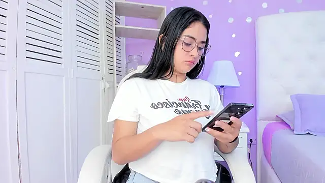 Snapshot of scarlette_15_ chatting on 02-03-26, 03:15 scarlette 15 online show from 02-03-26, 03:15