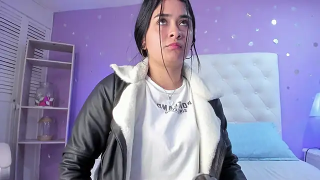 Snapshot of scarlette_15_ chatting on 02-20-26, 03:03 scarlette 15 online show from 02-20-26, 03:03