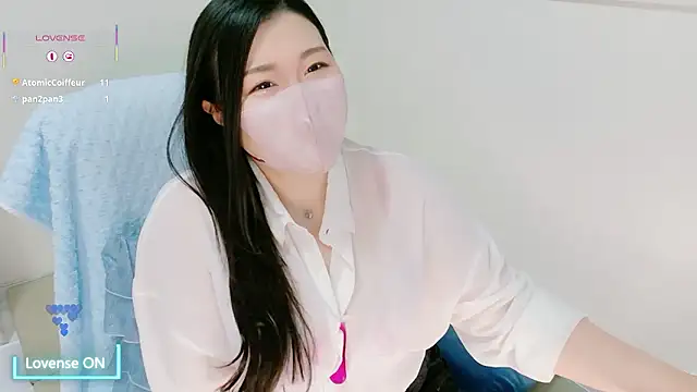 Snapshot of yukinko_o_ chatting on 06-12-26, 01:47 yukinko o online show from 06-12-26, 01:47