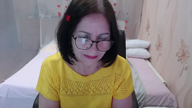 Snapshot of OlgaHottie chatting on 10-12-25, 11:06 OlgaHottie online show from 10-12-25, 11:06