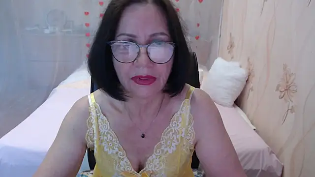 Snapshot of OlgaHottie chatting on 09-25-25, 11:00 OlgaHottie online show from 09-25-25, 11:00
