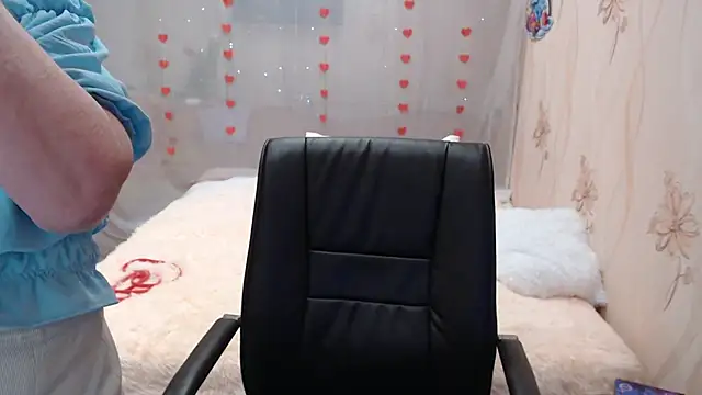 Snapshot of OlgaHottie chatting on 03-10-25, 09:01 OlgaHottie online show from 03-10-25, 09:01