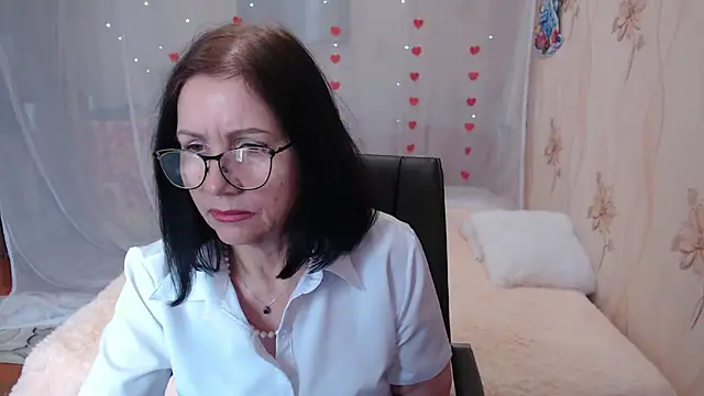 Snapshot of OlgaHottie chatting on 03-17-25, 02:19 OlgaHottie online show from 03-17-25, 02:19