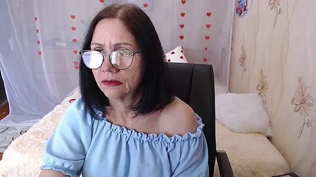 Snapshot of OlgaHottie chatting on 03-10-25, 05:33 OlgaHottie online show from 03-10-25, 05:33