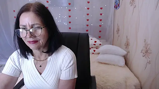 Snapshot of OlgaHottie chatting on 03-06-25, 05:14 OlgaHottie online show from 03-06-25, 05:14