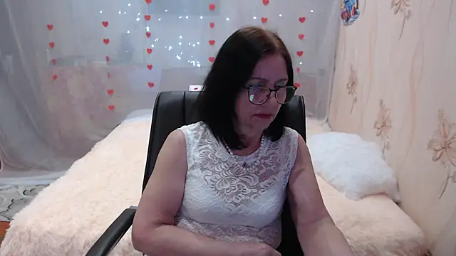 Snapshot of OlgaHottie chatting on 03-11-25, 08:52 OlgaHottie online show from 03-11-25, 08:52