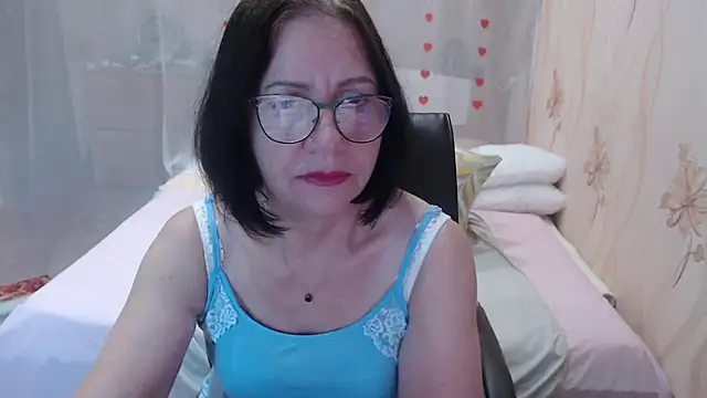 Snapshot of OlgaHottie chatting on 10-14-25, 11:25 OlgaHottie online show from 10-14-25, 11:25