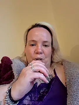 Bigbustedcurvylady online show from 05-18-26, 06:23