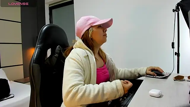 alma fenix online show from 03-20-26, 12:50