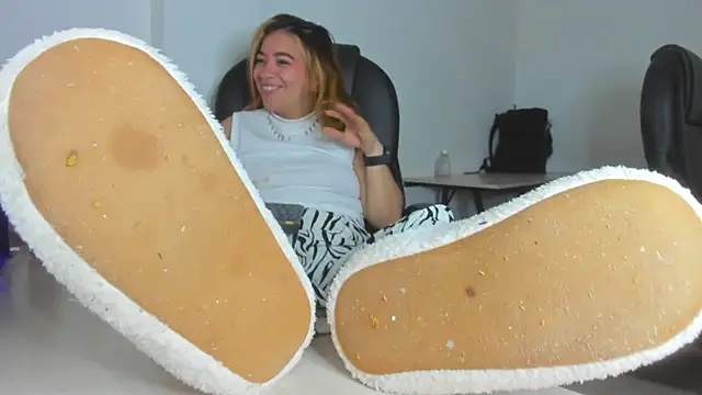 alma fenix online show from 04-05-26, 05:25