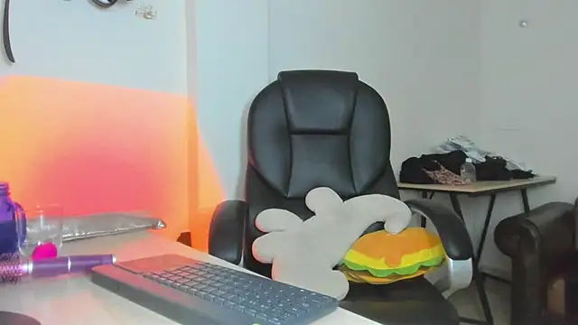 alma fenix online show from 04-03-26, 02:40