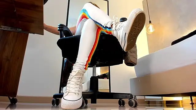 alma fenix online show from 11-21-25, 12:48