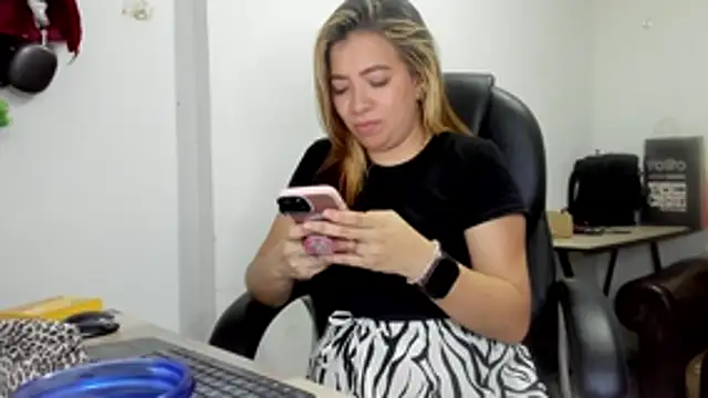 alma fenix online show from 04-15-26, 07:47