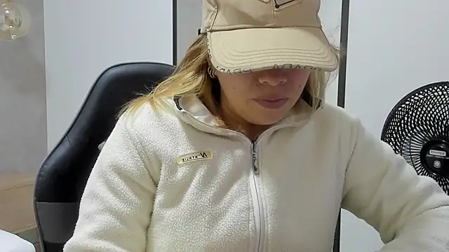 alma fenix online show from 02-02-26, 12:26