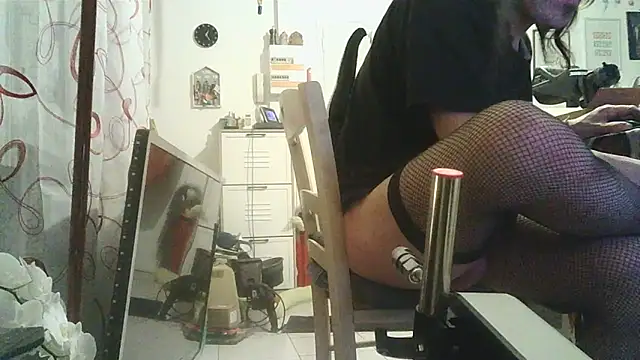 cyril020202 online show from 10-20-25, 05:13