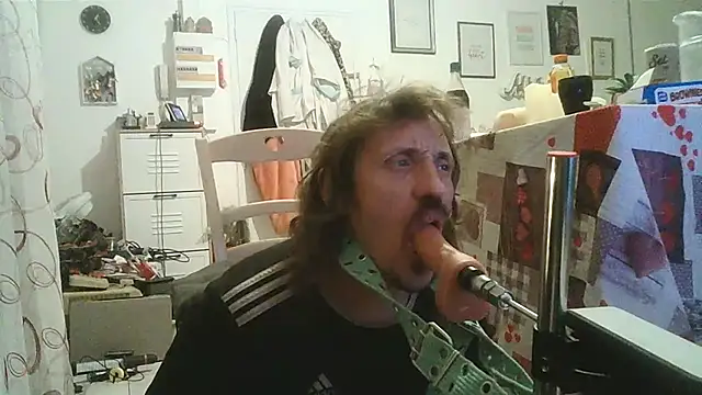 cyril020202 online show from 11-10-25, 05:29