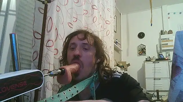 cyril020202 online show from 11-19-25, 08:25