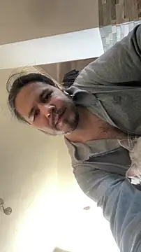 Snapshot of bananahot31 chatting on 11-04-25, 01:37 bananahot31 online show from 11-04-25, 01:37