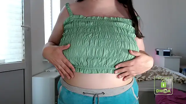 Snapshot of cute_and_hot chatting on 07-05-26, 02:35 cute and hot online show from 07-05-26, 02:35