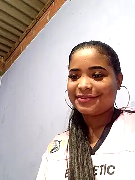 Snapshot of hilary-08 chatting on 11-30-25, 11:00 hilary-08 online show from 11-30-25, 11:00