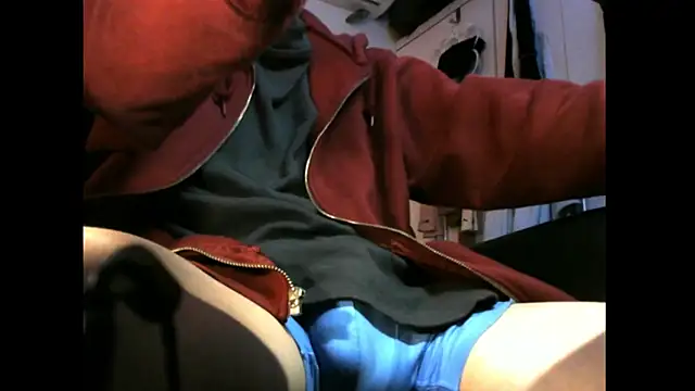 Ray175oo online show from 12-17-25, 06:02