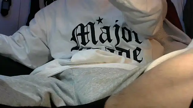 Snapshot of Ray175oo chatting on 02-02-26, 05:34 Ray175oo online show from 02-02-26, 05:34