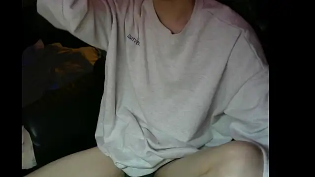 Snapshot of Ray175oo chatting on 03-16-25, 04:34 Ray175oo online show from 03-16-25, 04:34