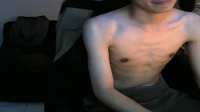 Snapshot of Ray175oo chatting on 10-08-25, 05:02 Ray175oo online show from 10-08-25, 05:02