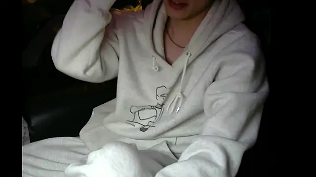 Snapshot of Ray175oo chatting on 02-23-25, 04:13 Ray175oo online show from 02-23-25, 04:13