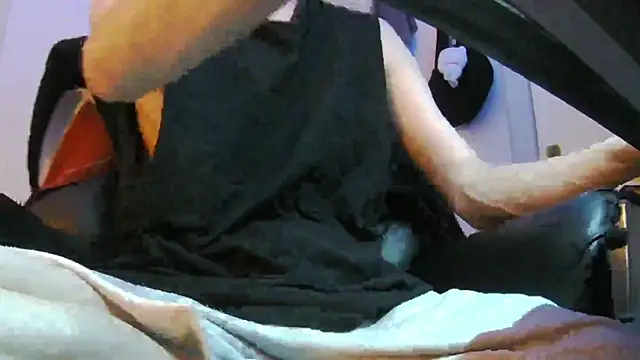 Snapshot of Ray175oo chatting on 02-20-26, 07:49 Ray175oo online show from 02-20-26, 07:49