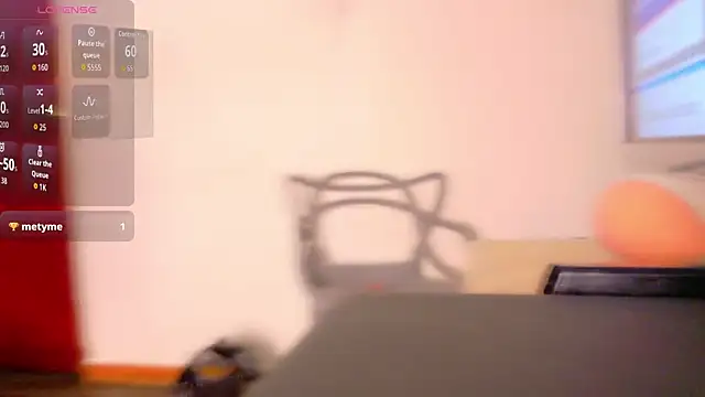 hotlatinateacher online show from 10-26-25, 01:11