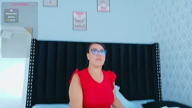 hotlatinateacher online show from 04-23-26, 06:31