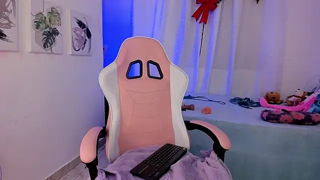 Lia Petite1 online show from 03-07-25, 05:51