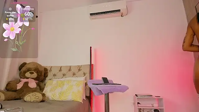 Lia Petite1 online show from 03-22-26, 04:49