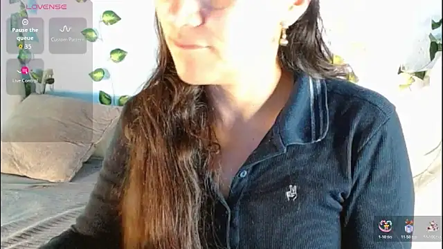 venus swet  online show from 10-30-25, 11:56