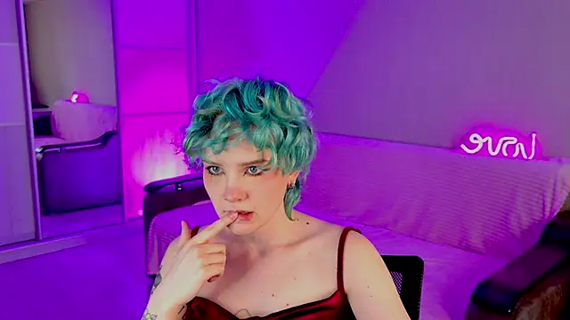 School Love online show from 02-20-25, 01:08