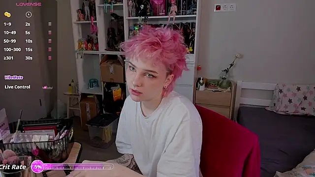 School Love online show from 12-14-25, 07:03