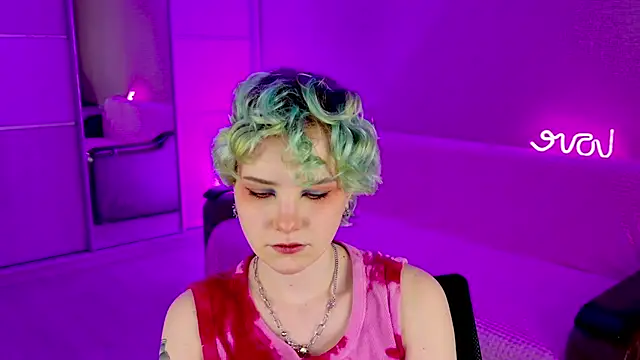 School Love online show from 02-03-25, 01:19