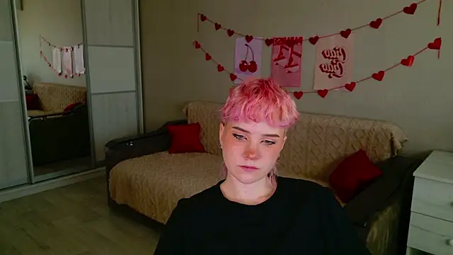 School Love online show from 09-22-25, 11:05