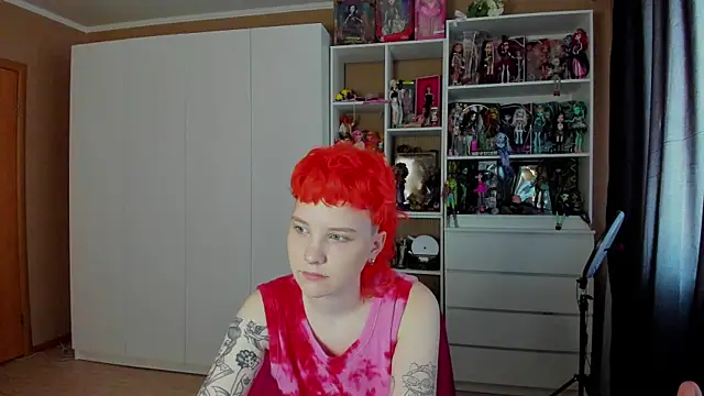 School Love online show from 05-25-26, 07:07